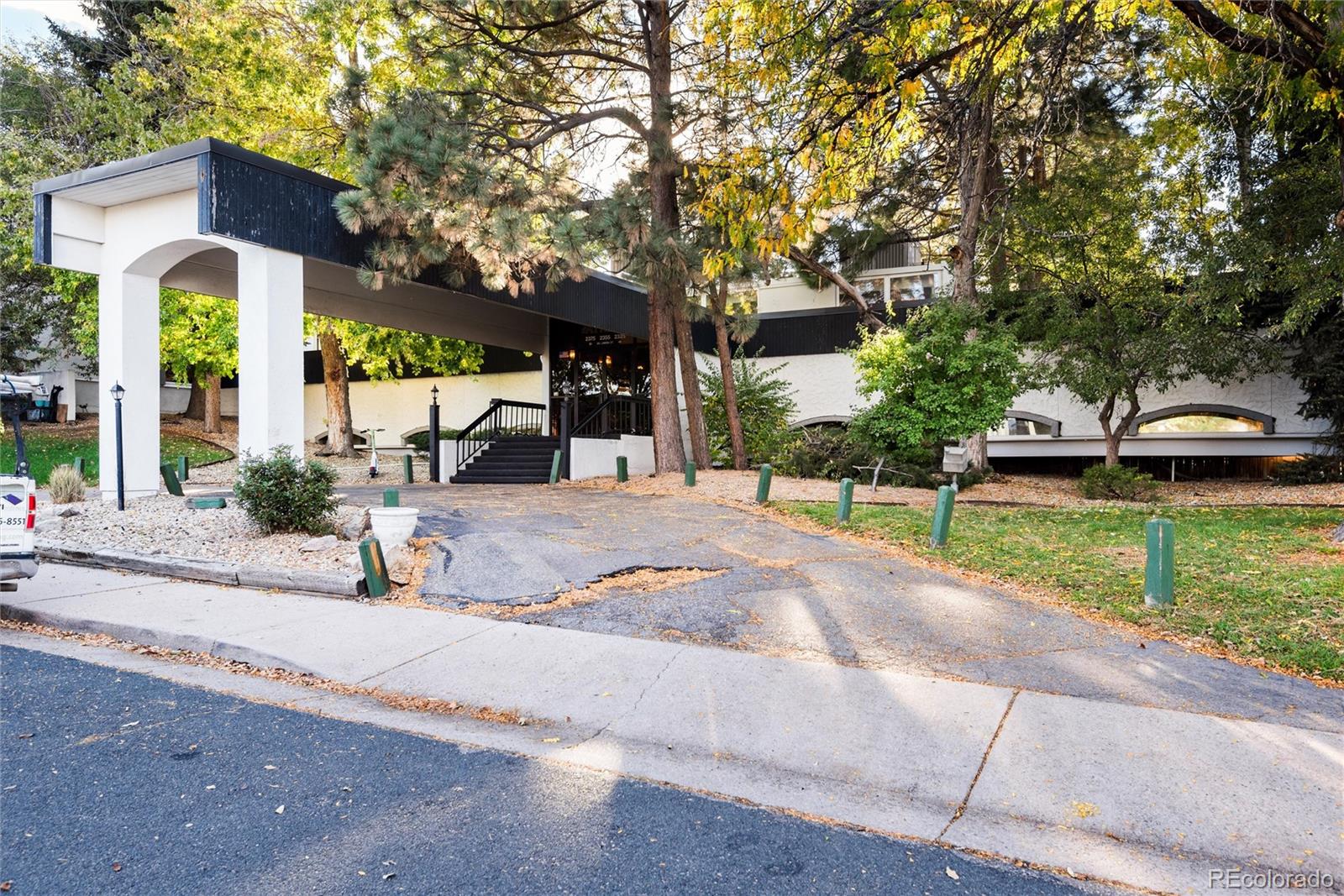 2325 S Linden Court Denver CO 80222