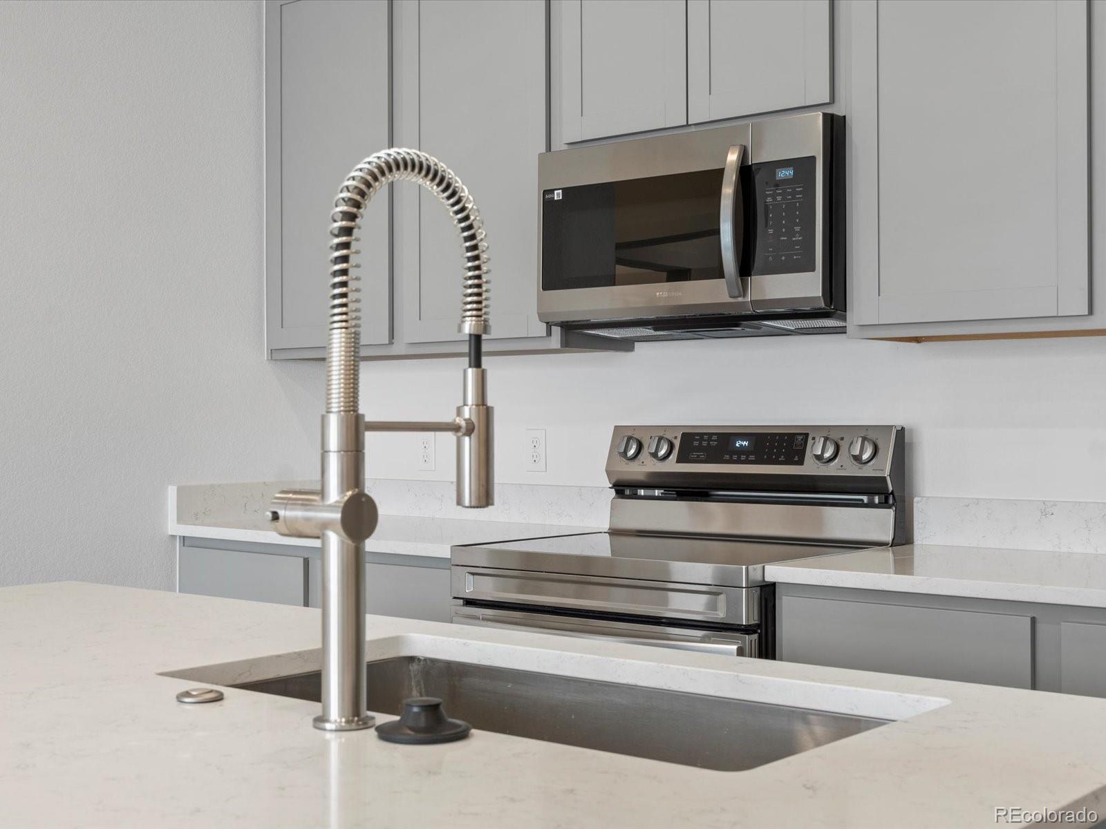 6153 N Ceylon Street Denver CO 80249
