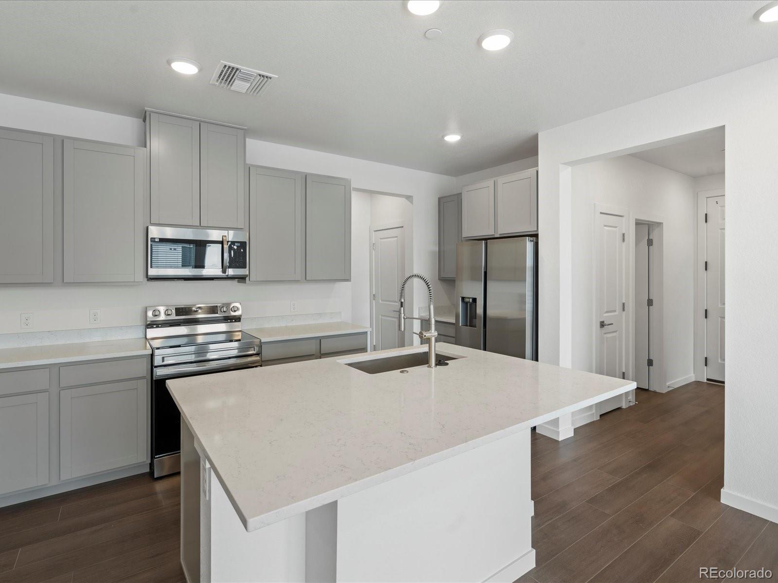 6153 N Ceylon Street Denver CO 80249