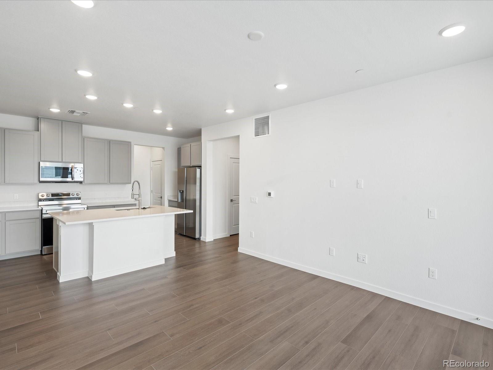 6153 N Ceylon Street Denver CO 80249