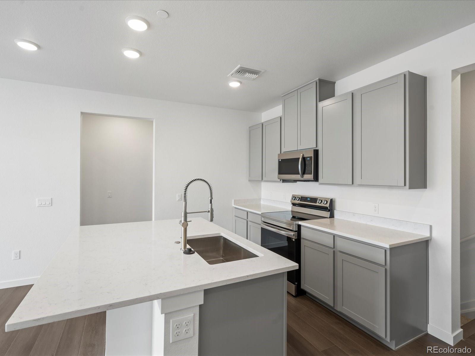6153 N Ceylon Street Denver CO 80249