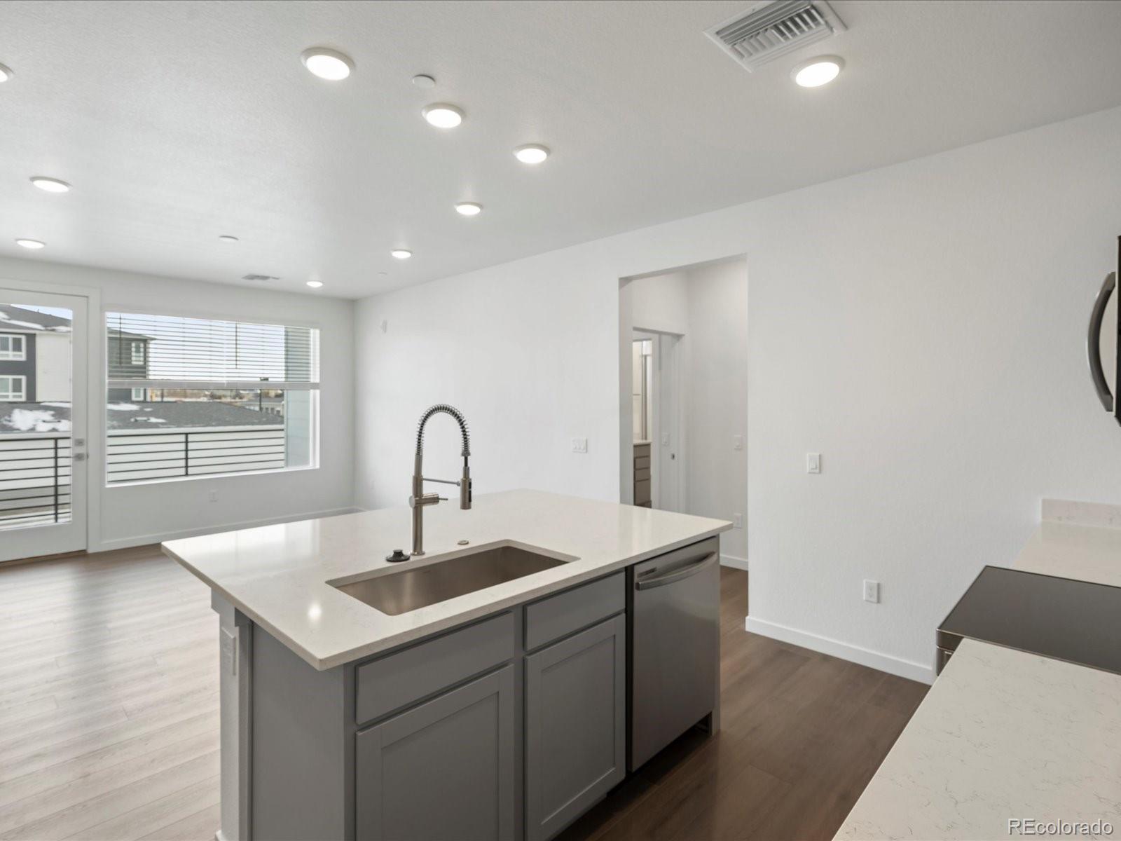 6153 N Ceylon Street Denver CO 80249
