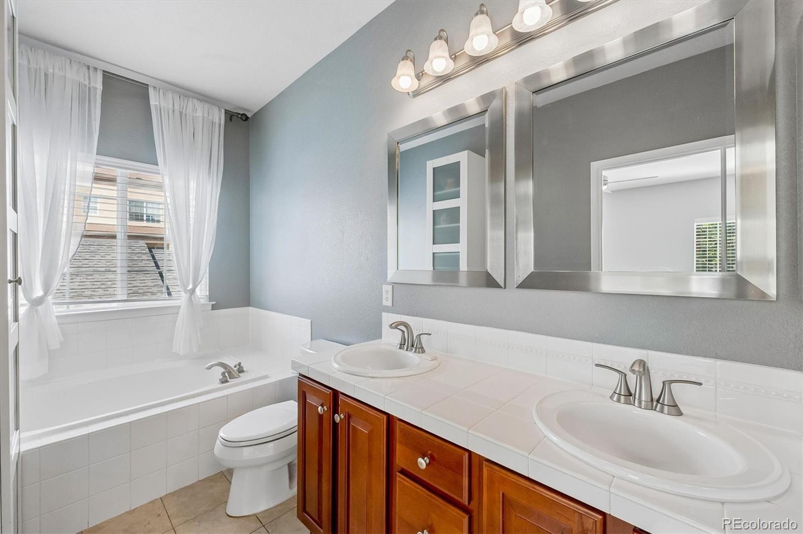 9489 Cedarhurst Lane Highlands Ranch CO 80129