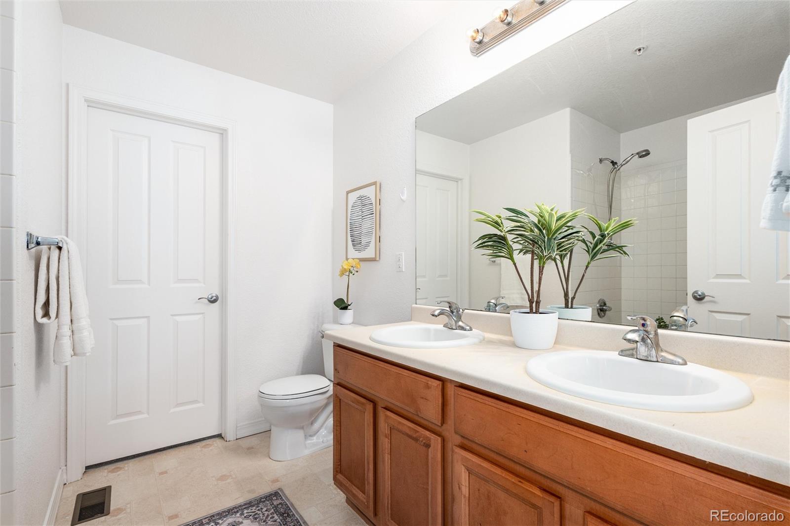 23501 Alamo Place Aurora CO 80016