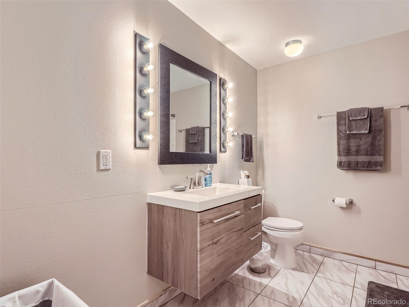 2743 Roslyn Street Denver CO 80238