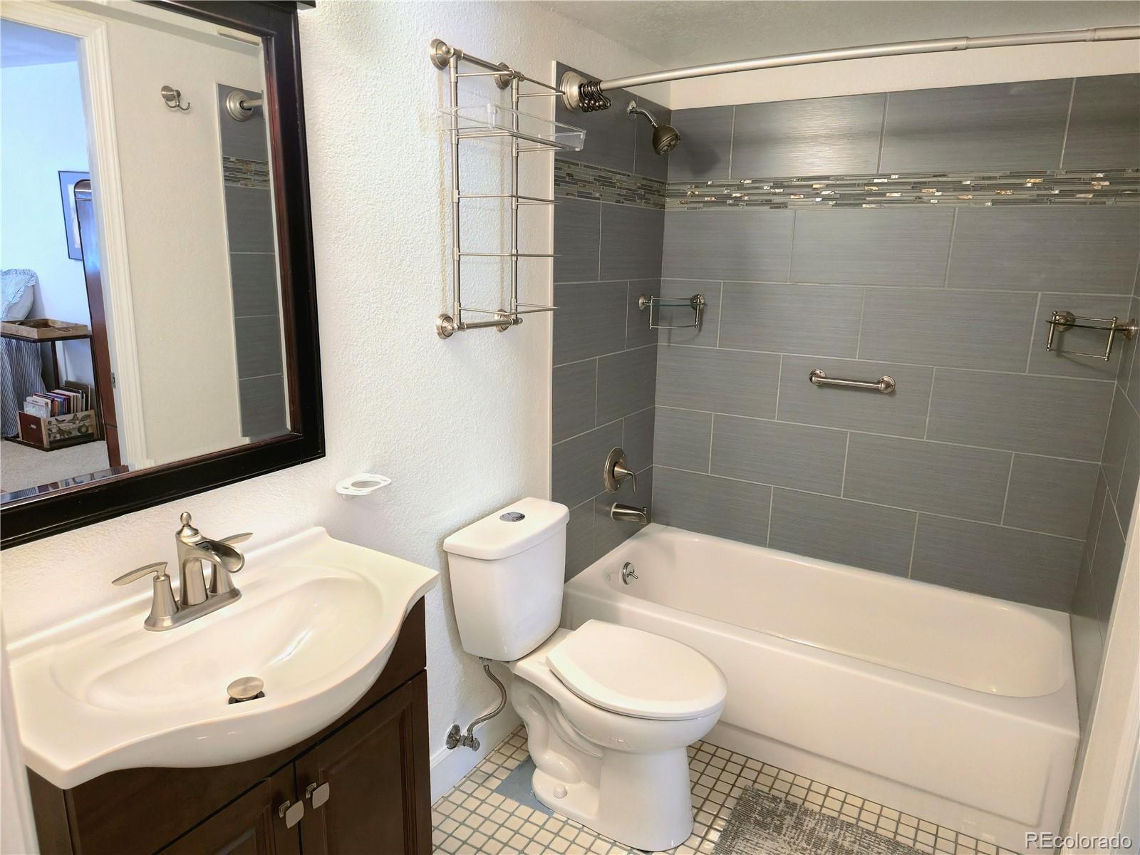 2880 S Locust Street Denver CO 80222