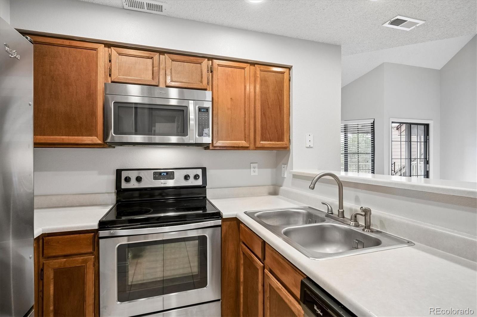 846 S Vance Street Lakewood CO 80226