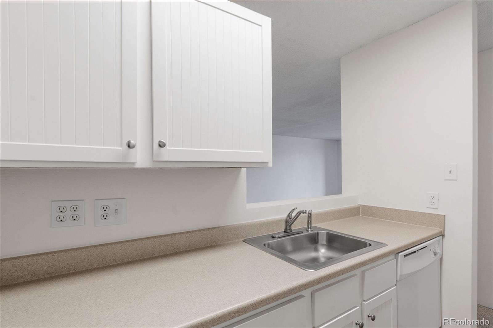 2231 S Vaughn Way Aurora CO 80014