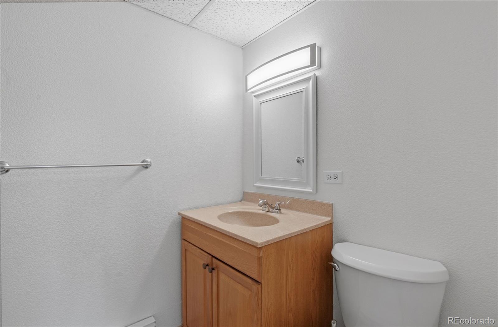 2231 S Vaughn Way Aurora CO 80014