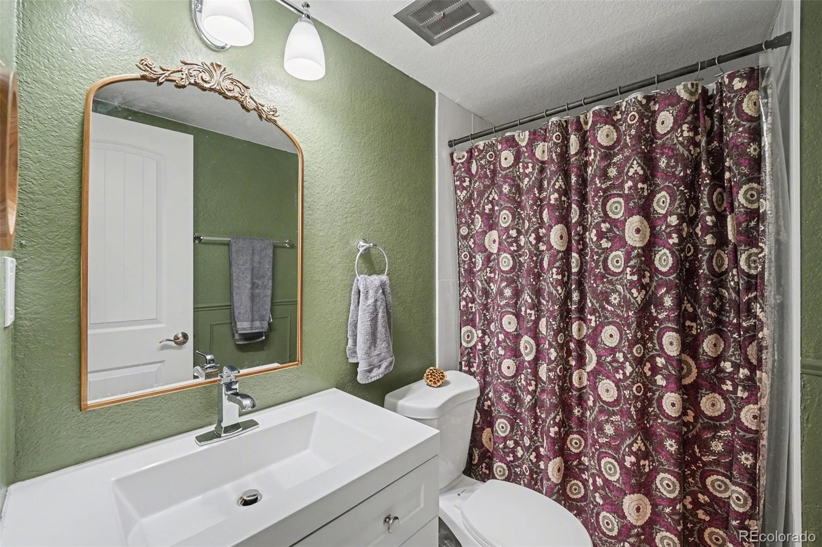 972 S Miller Street Lakewood CO 80226