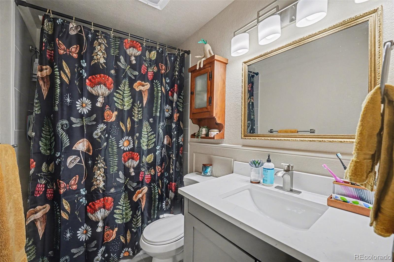 972 S Miller Street Lakewood CO 80226