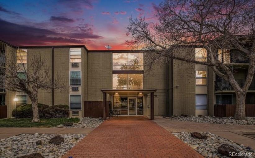 2281 S Vaughn Way Aurora CO 80014