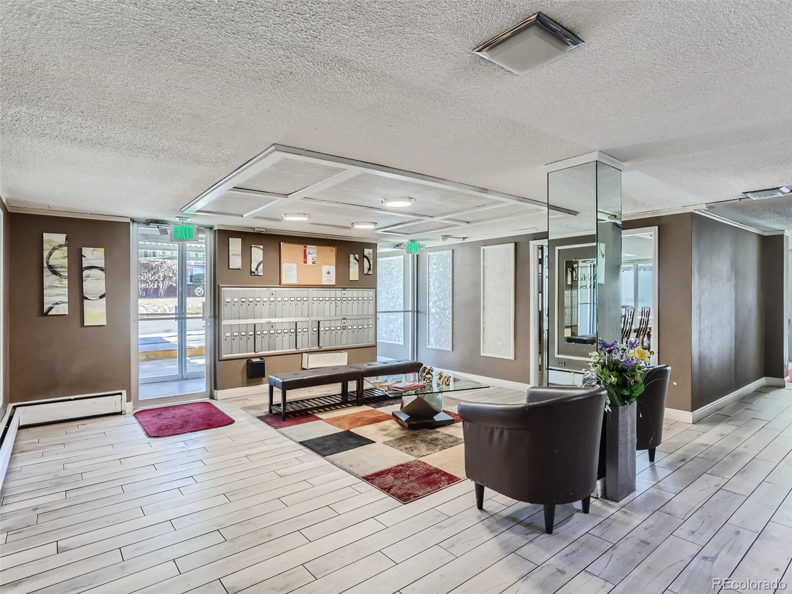 799 Dahlia Street Denver CO 80220