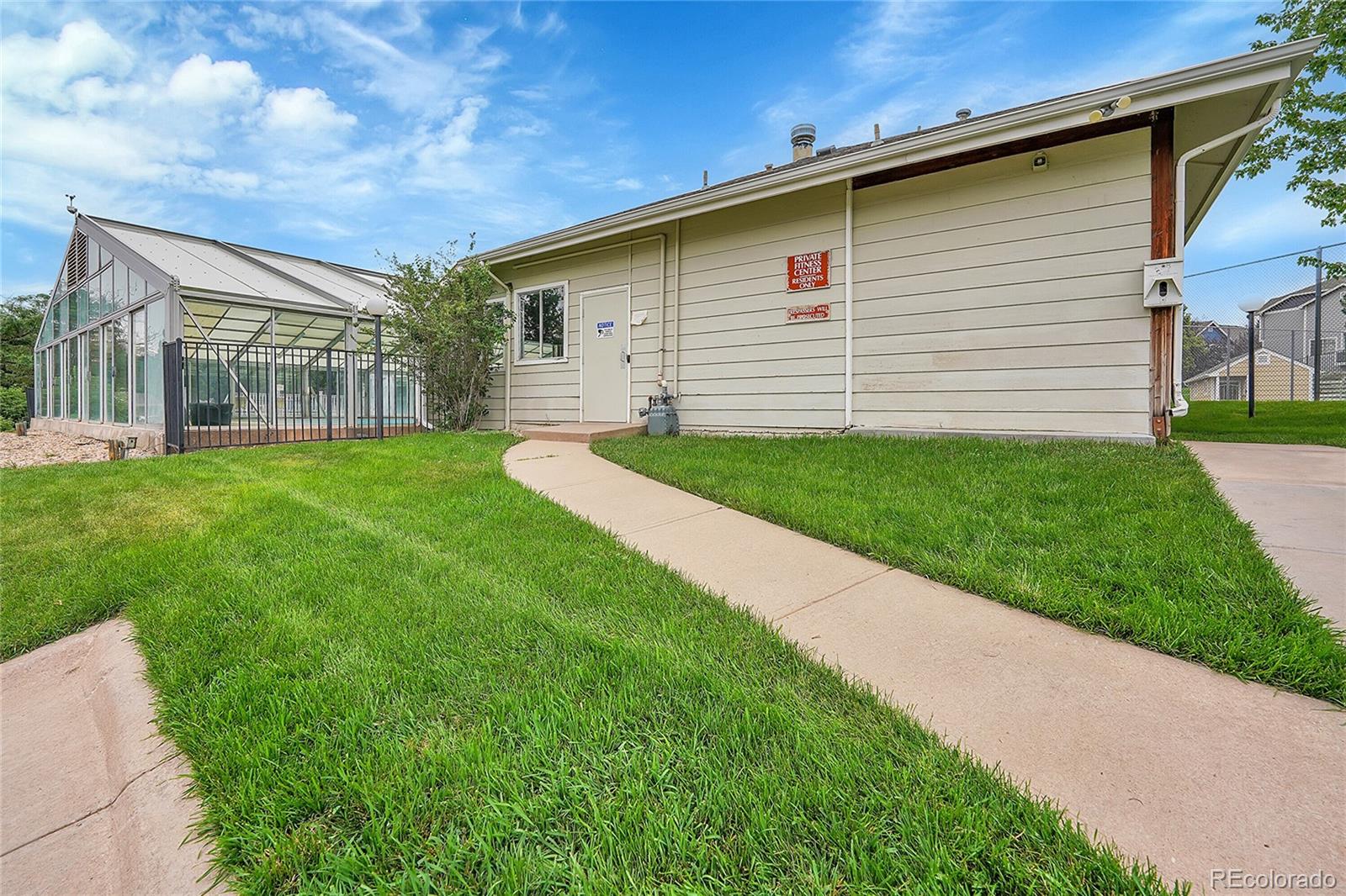 1308 S Danube Way Aurora CO 80017