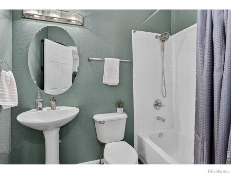 1703 Whitehall Drive Longmont CO 80504