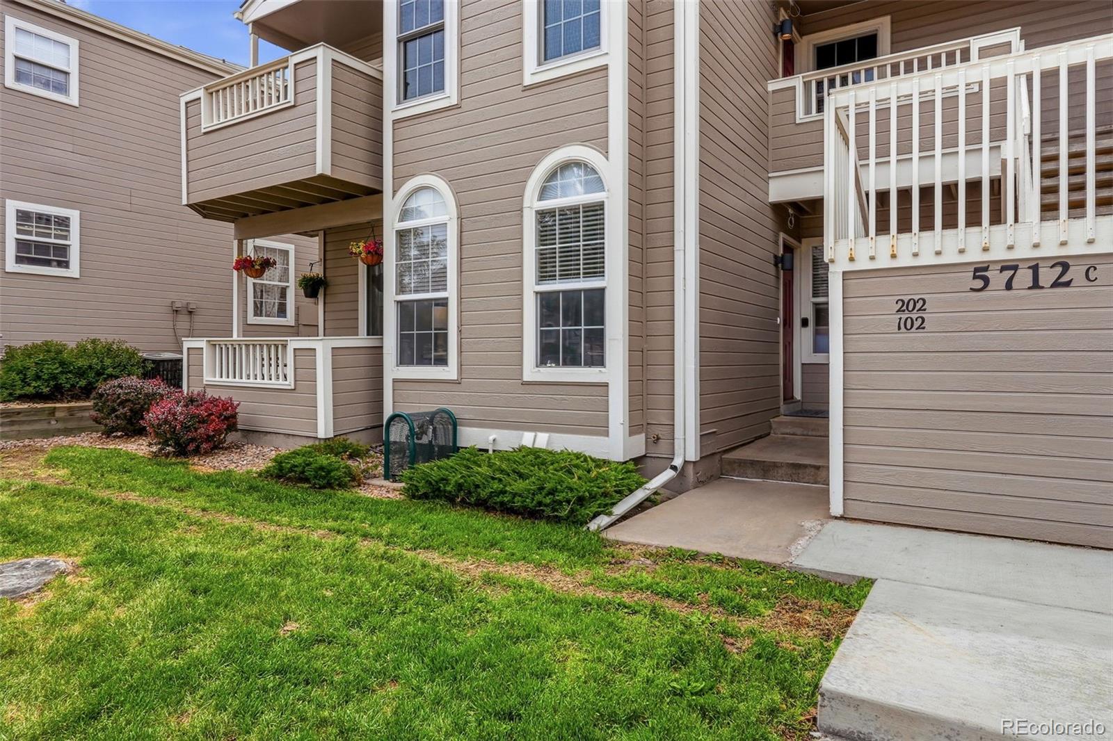 5712 W Asbury Place Lakewood CO 80227