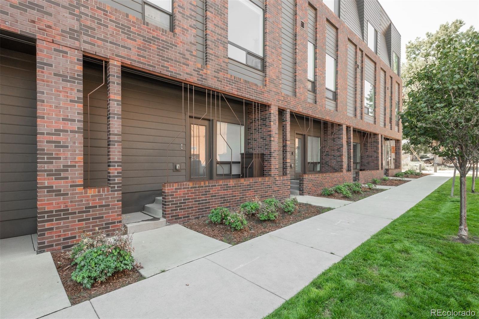 Denver CO, 910 W 40th Avenue