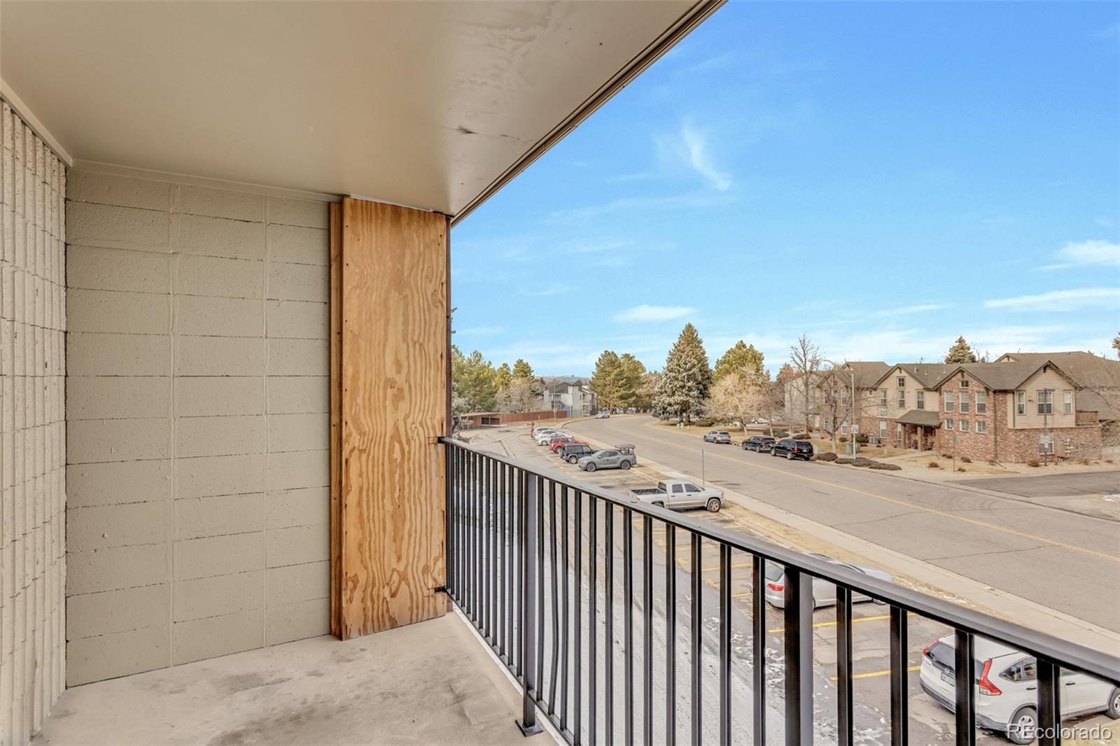 2231 S Vaughn Way Aurora CO 80014