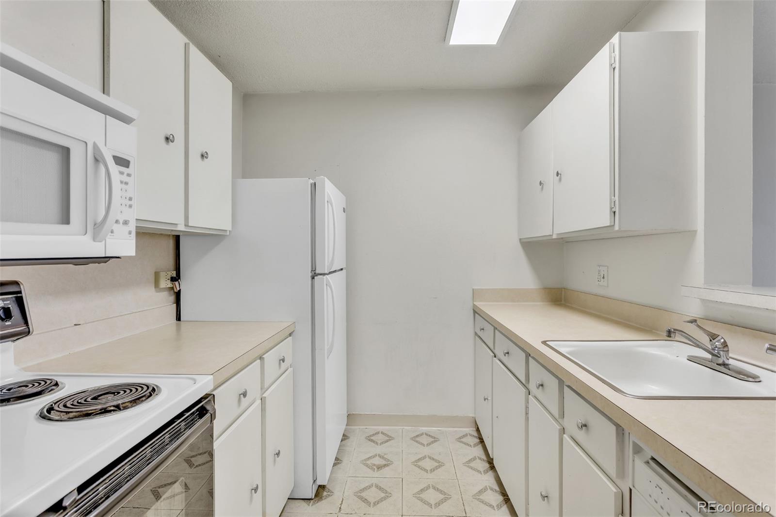 2231 S Vaughn Way Aurora CO 80014