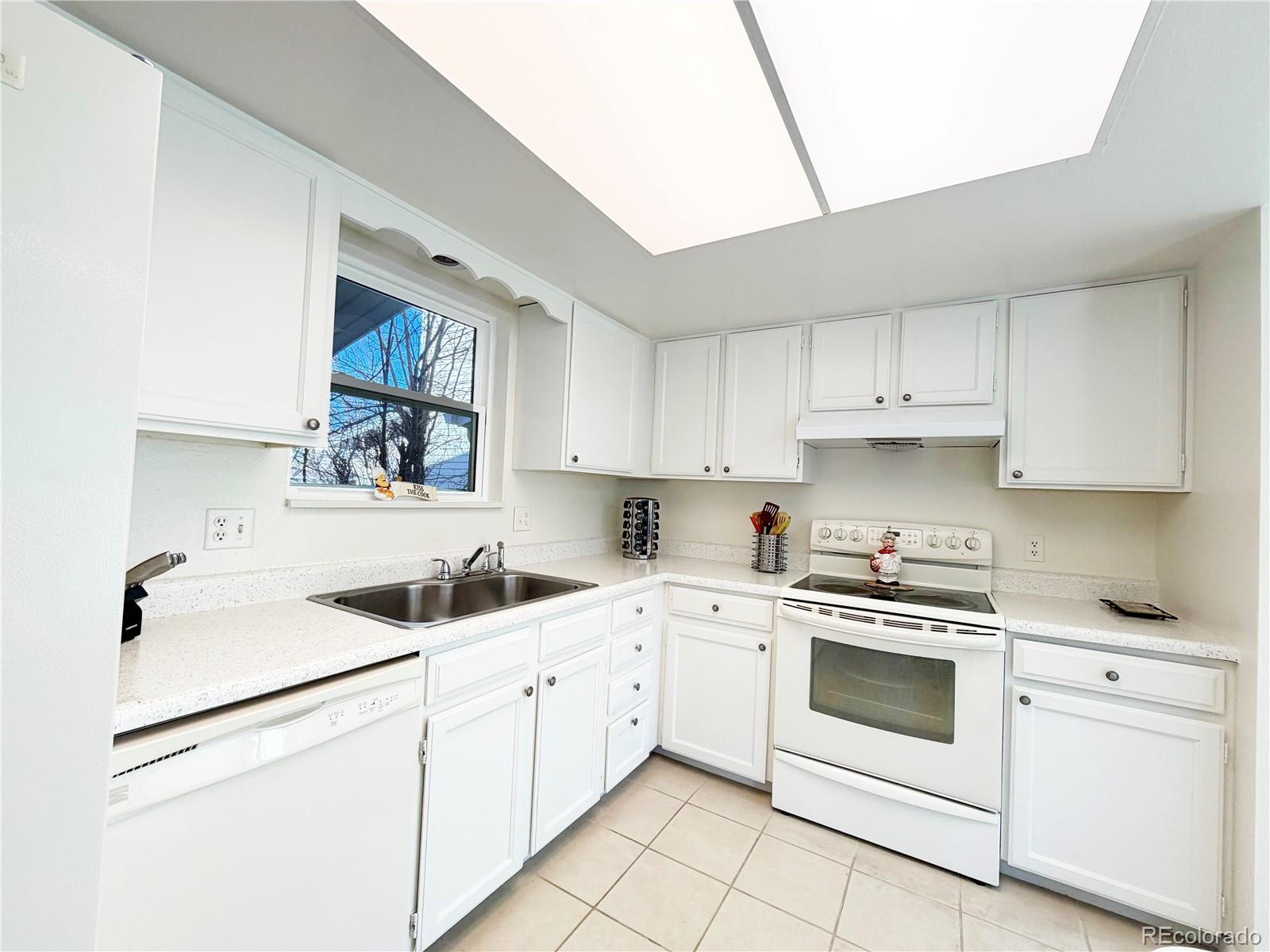 2466 S Vaughn Way Aurora CO 80014