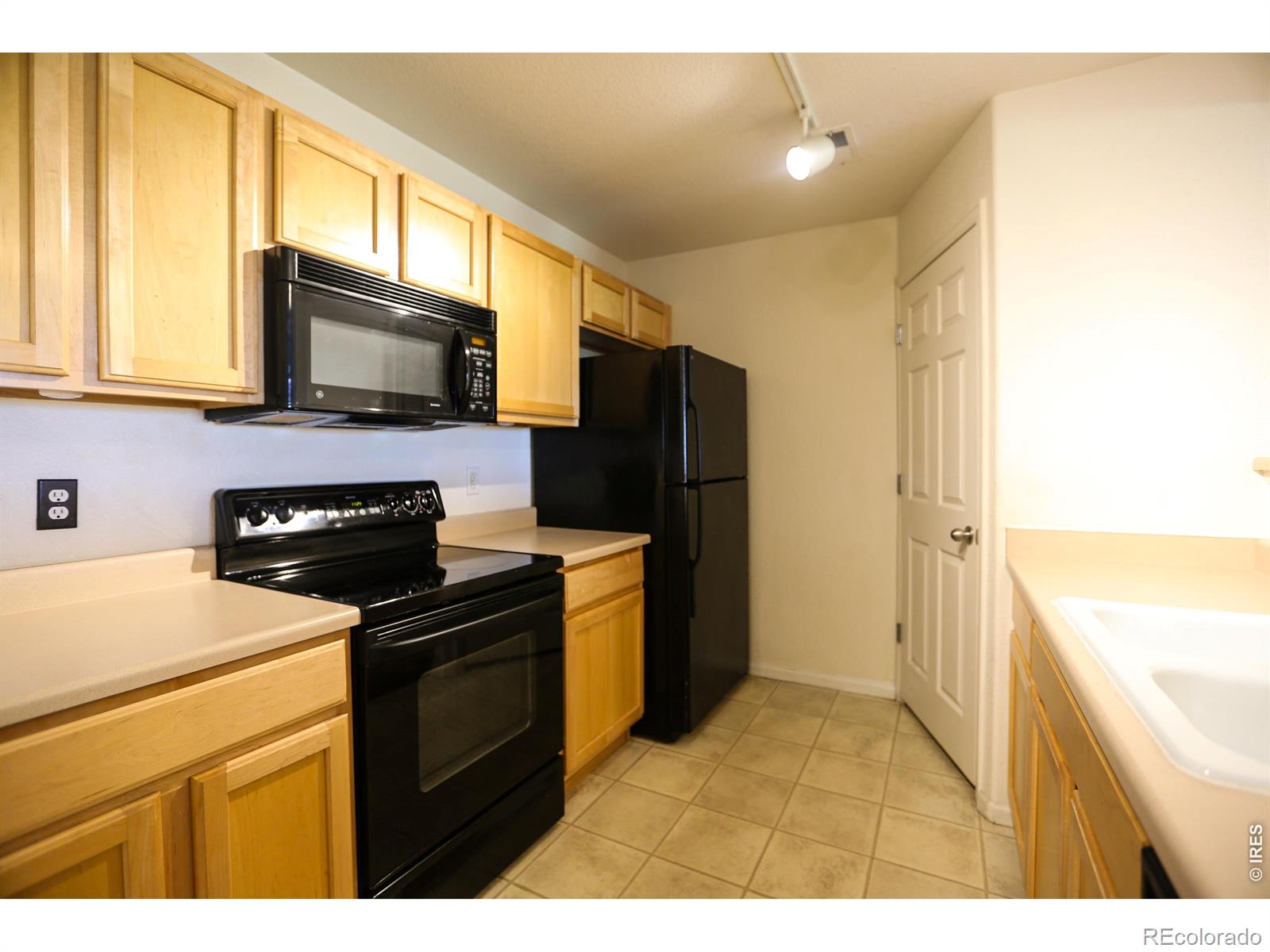 5255 Memphis Street Denver CO 80239