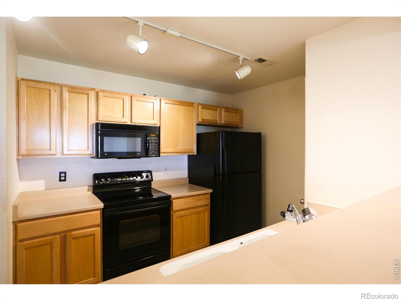 5255 Memphis Street Denver CO 80239