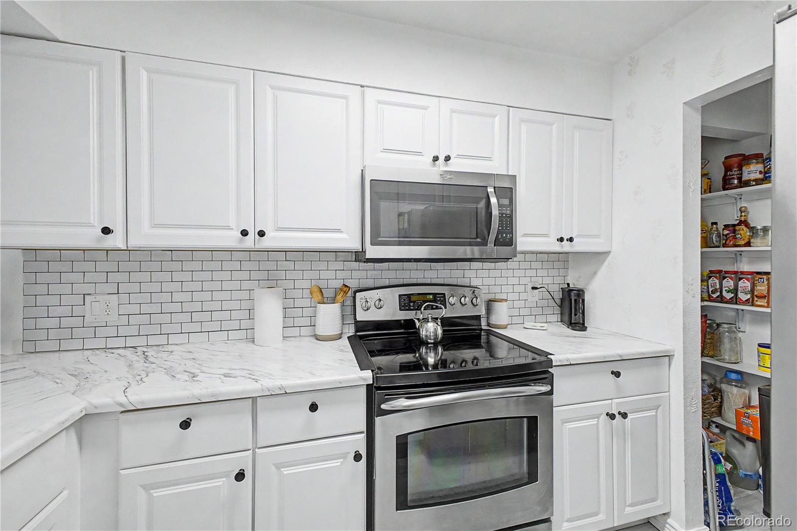 8952 W Dartmouth Place Lakewood CO 80227
