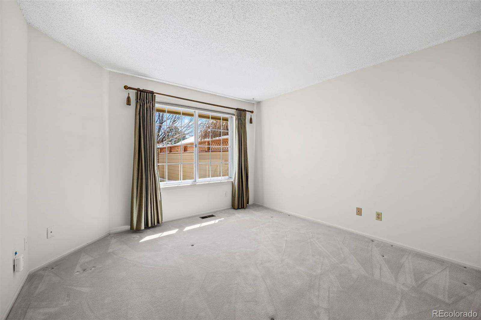 8233 S High Court Centennial CO 80122