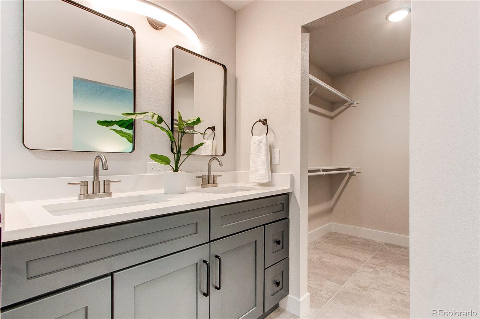 2833 S Xanadu Way Aurora CO 80014