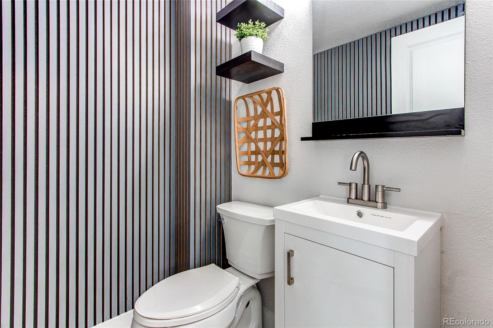 2833 S Xanadu Way Aurora CO 80014