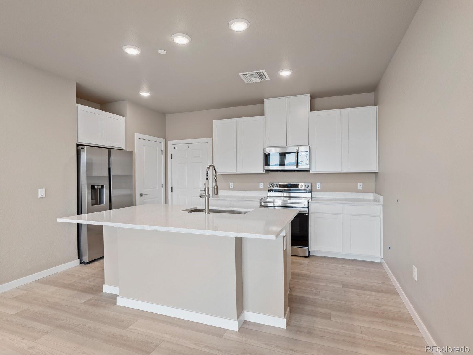 6153 N Ceylon Street Denver CO 80249