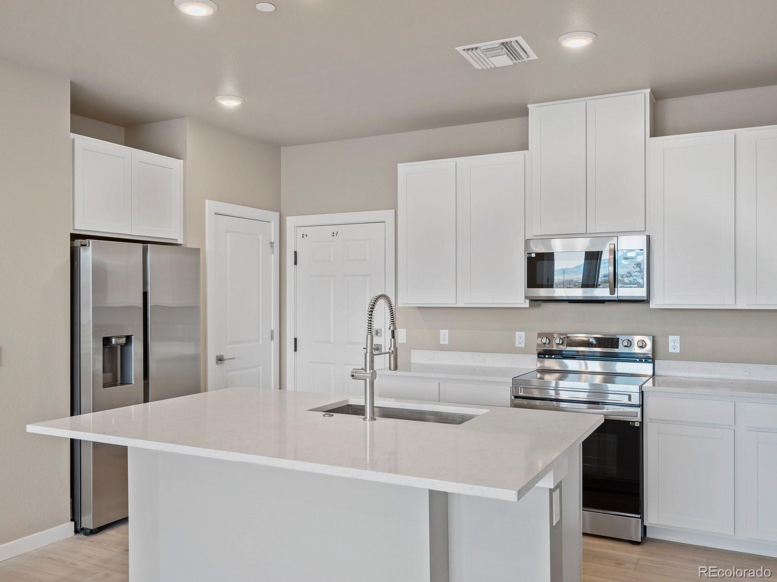 6153 N Ceylon Street Denver CO 80249