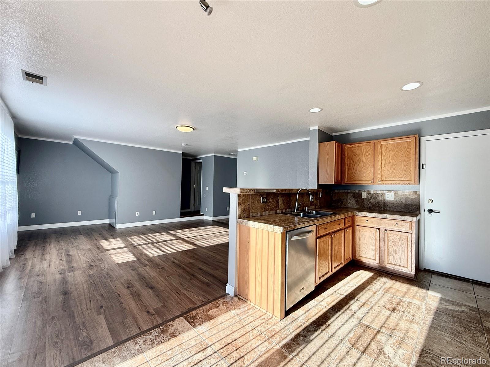 21984 E Crestline Lane Aurora CO 80015