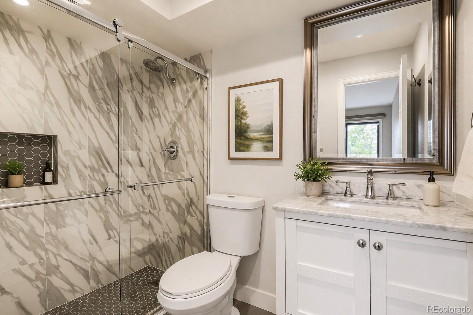 381 S Ames Street Lakewood CO 80226