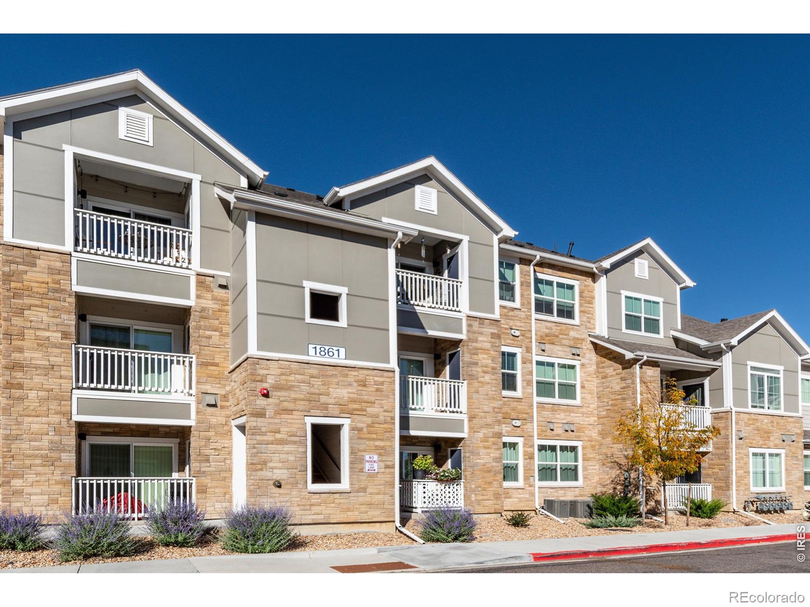 1861 S Dunkirk Street Aurora CO 80017