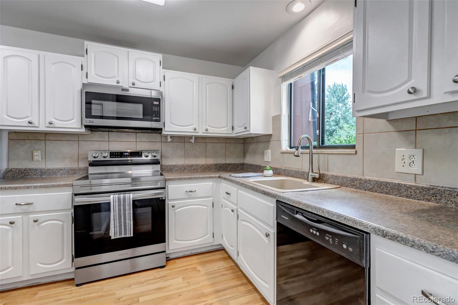 2963 Mesa Road Colorado Springs CO 80904