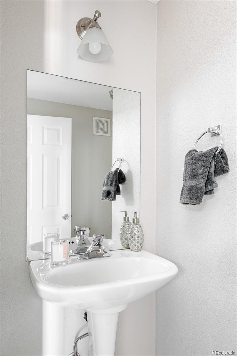 1509 S Florence Court Aurora CO 80247