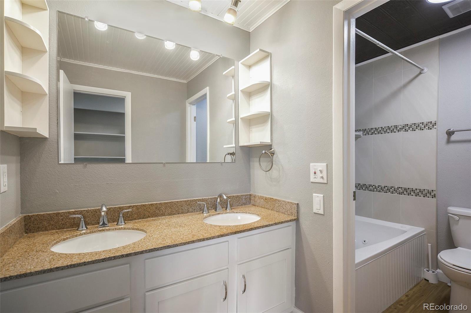 7995 E Mississippi Avenue Denver CO 80247
