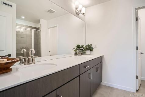 370 Geneva Street Aurora CO 80010