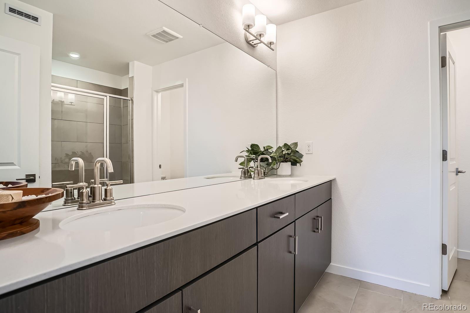 370 Geneva Street Aurora CO 80010