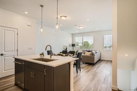 370 Geneva Street Aurora CO 80010
