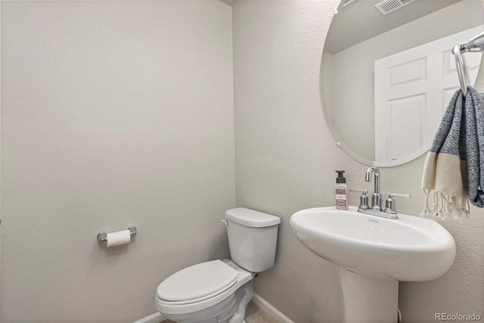 6078 N Lisbon Street Aurora CO 80019