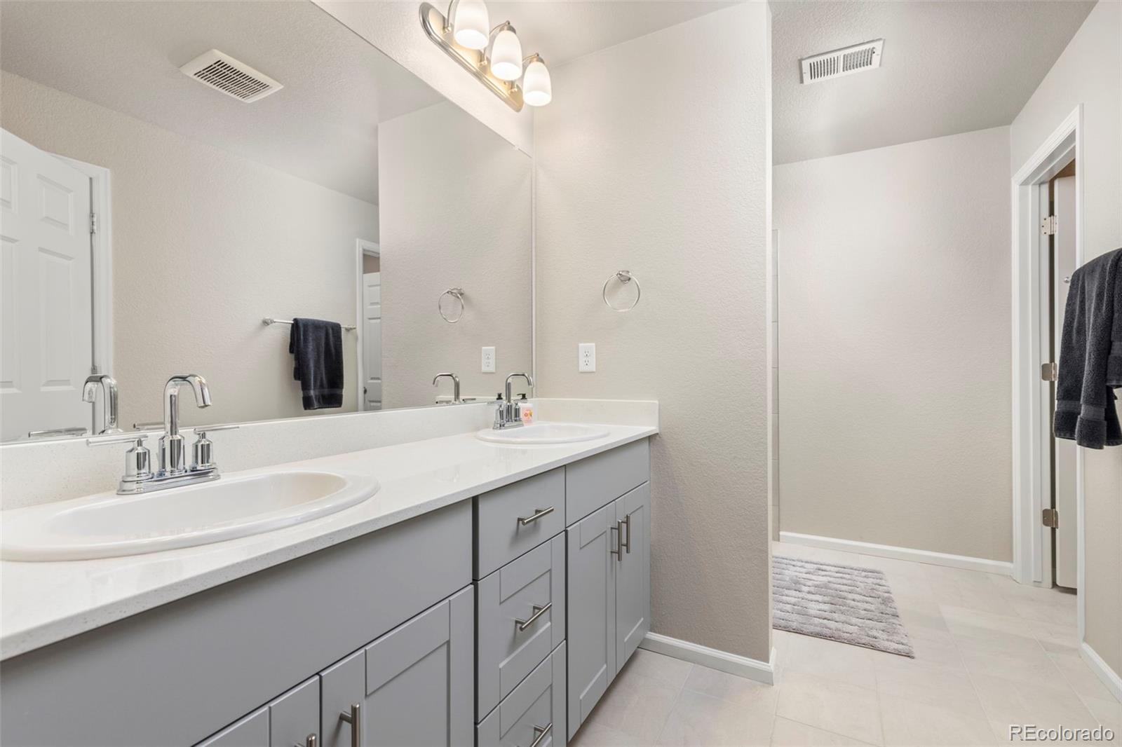 6078 N Lisbon Street Aurora CO 80019
