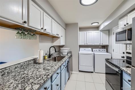 62 Newark Street Aurora CO 80012