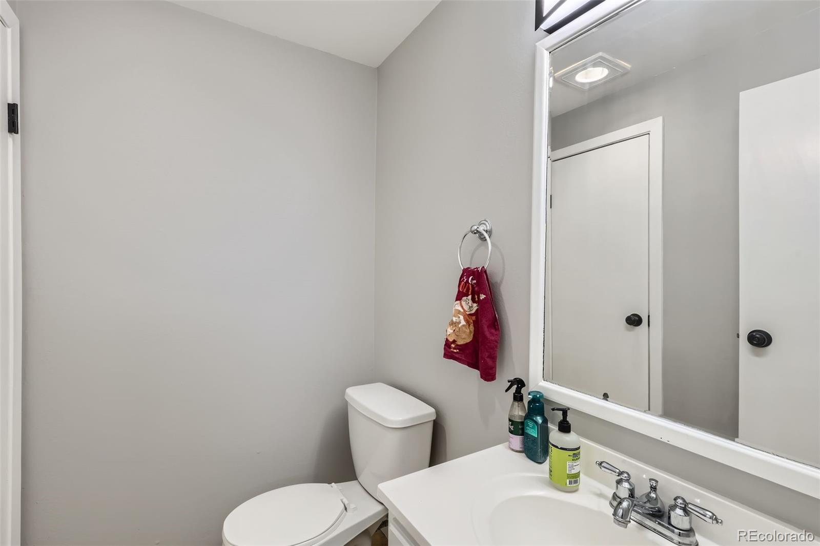 62 Newark Street Aurora CO 80012