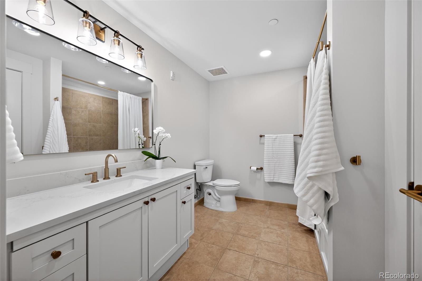 7220 W Bonfils Lane Lakewood CO 80226