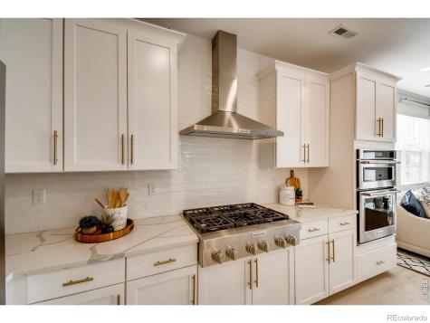 2815 Bear Springs Circle Longmont CO 80503