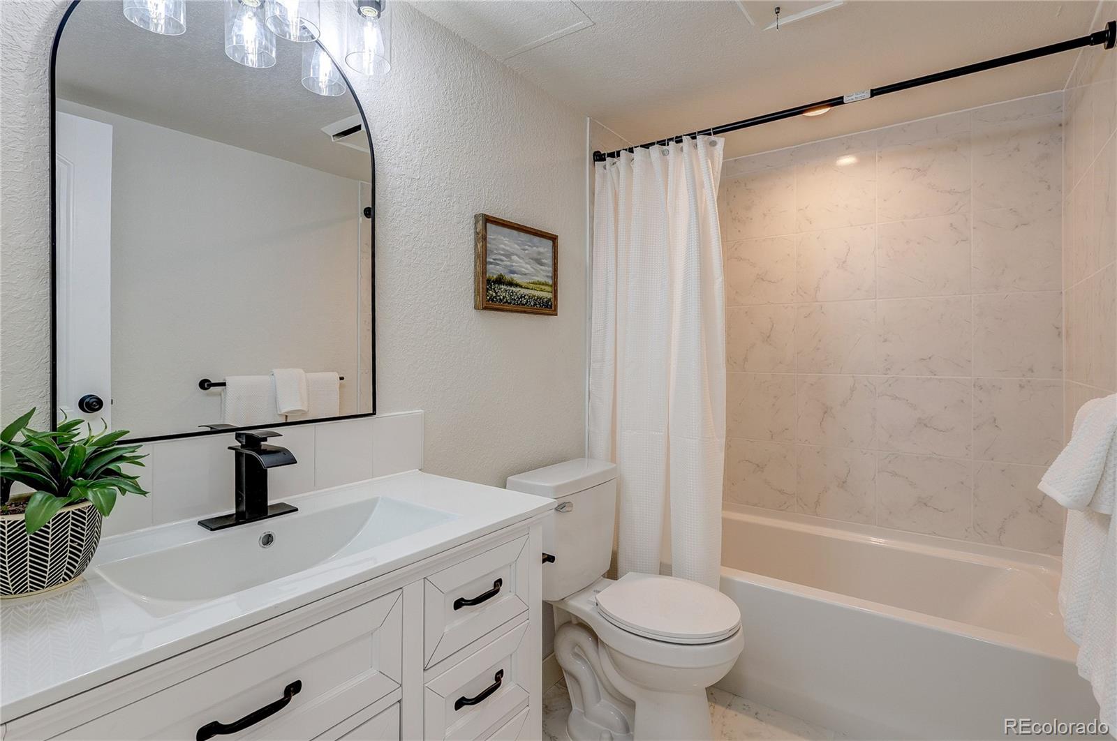 2880 S Locust Street Denver CO 80222