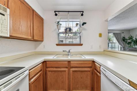 5732 W Atlantic Place Lakewood CO 80227