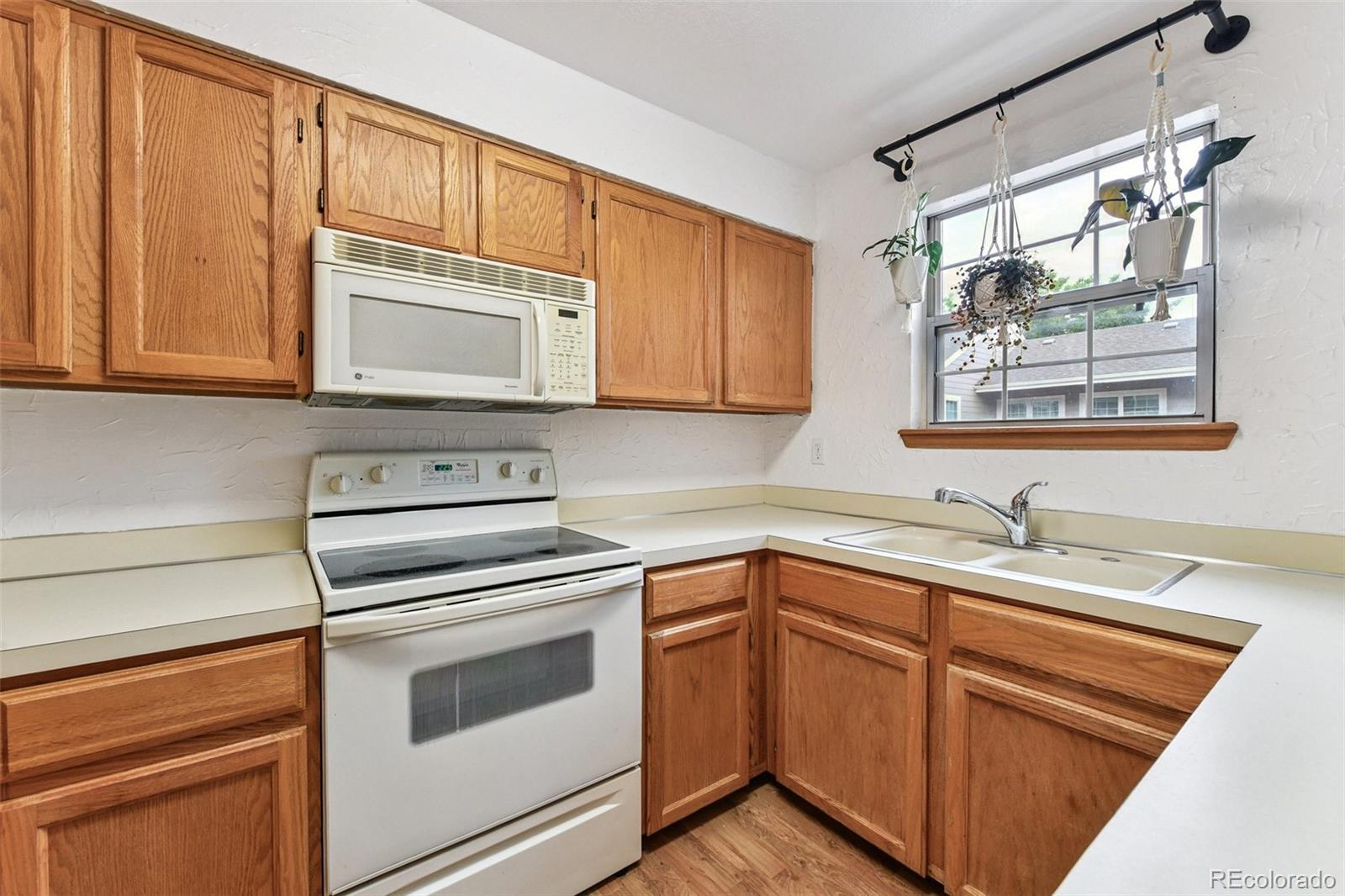 5732 W Atlantic Place Lakewood CO 80227